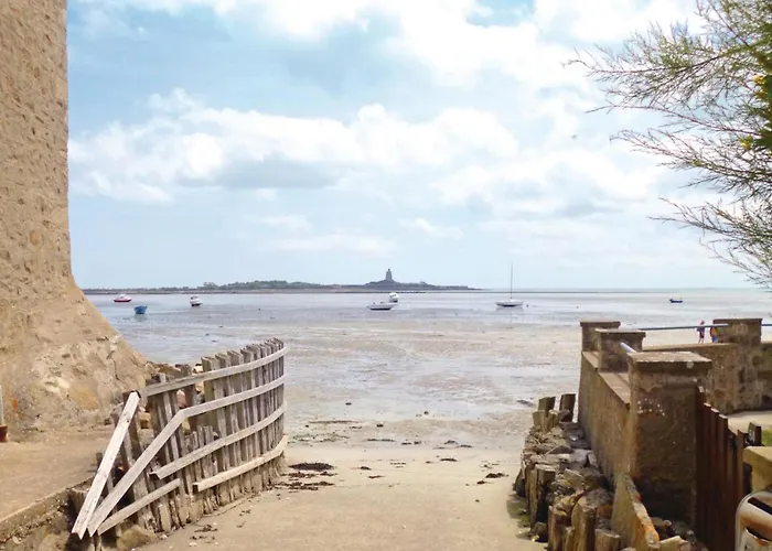 2 Bedroom Awesome In Casa de Férias